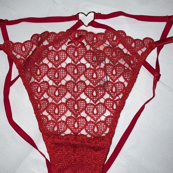 Victoria’s Secret
Sweetheart Lace Ouvert Cheeky Panty♥️
Red Lipstick
X - Picture 7 of 14
